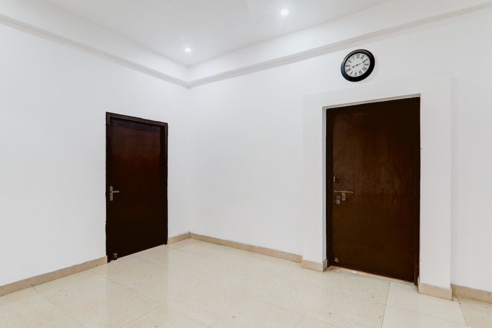 Super Hotel O Insaf Nagar Munshipuliya Formerly Vibrant, Indira Nagar Lucknow, Lucknow