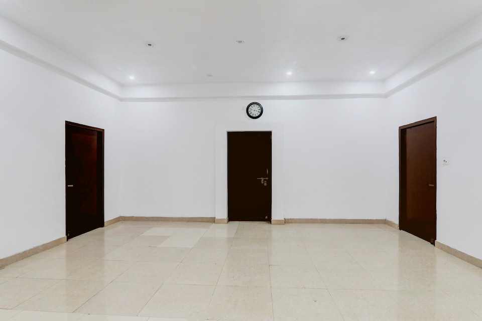 Super Hotel O Insaf Nagar Munshipuliya Formerly Vibrant, Indira Nagar Lucknow, Lucknow