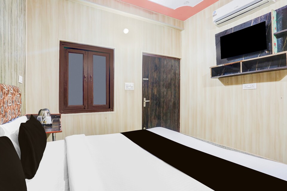 Hotel O Chahtikara Chowk Vrindavan Formerly Laddu Gopal Guest House, Prem Mandir Vrindavan, Vrindavan