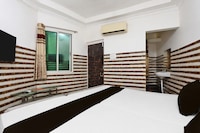 Hotel O by OYO Hiland Park Formerly Ayush Villa