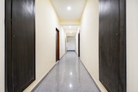 OYO 831782 Sayhallo Mansion