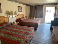 Lakeside inn & suites by OYO Mathis I 37