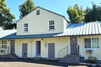 Budget Lodge by OYO Portland West