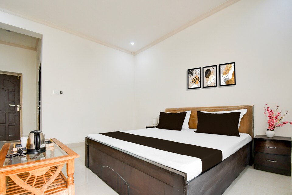 SPOT ON VED BANQUET, Aliganj Lucknow, Lucknow