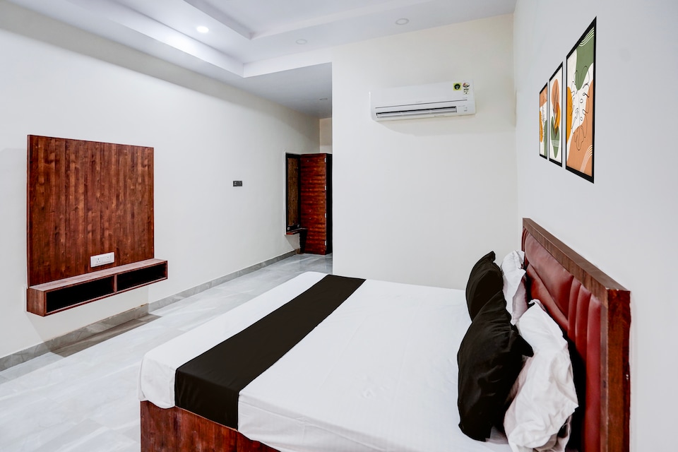 Hotel O H S Palace, Bilhaur, Bilhaur