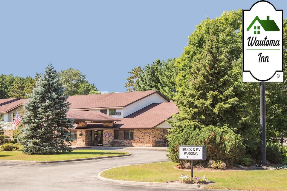 Wautoma Inn by OYO Near Airport WI 73,  Wautoma WI, Wautoma WI