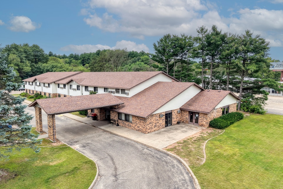 Wautoma Inn by OYO Near Airport WI 73,  Wautoma WI, Wautoma WI