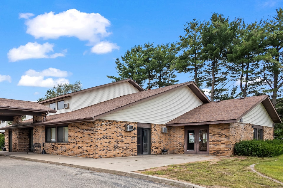 Wautoma Inn by OYO Near Airport WI 73,  Wautoma WI, Wautoma WI