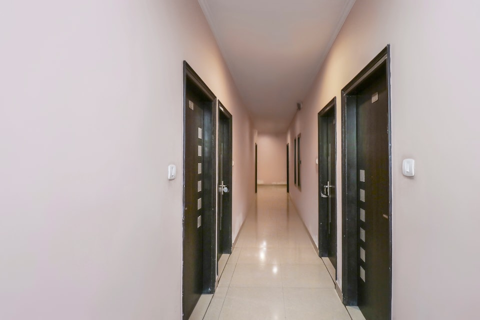 OYO 2065 Hotel Ashoka Grand, Cantt, Varanasi