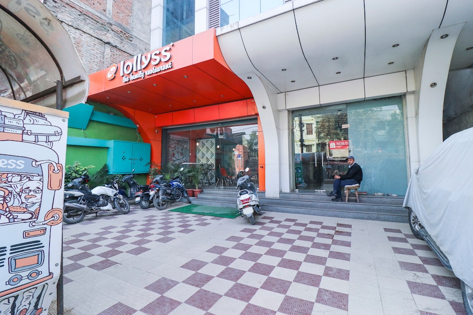 OYO 2065 Hotel Ashoka Grand, Cantt, Varanasi