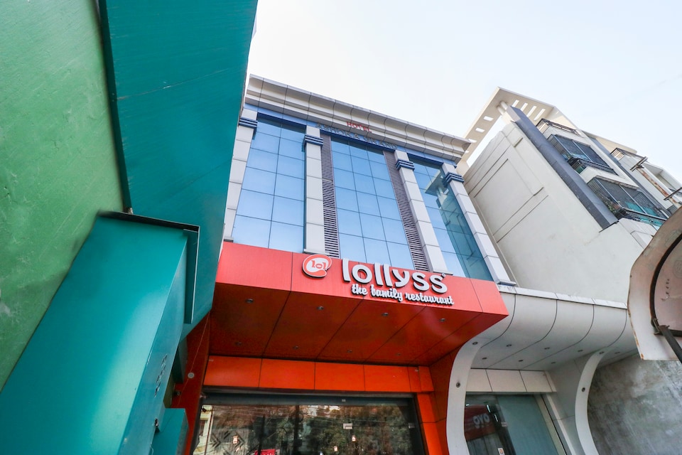 OYO 2065 Hotel Ashoka Grand, Cantt, Varanasi