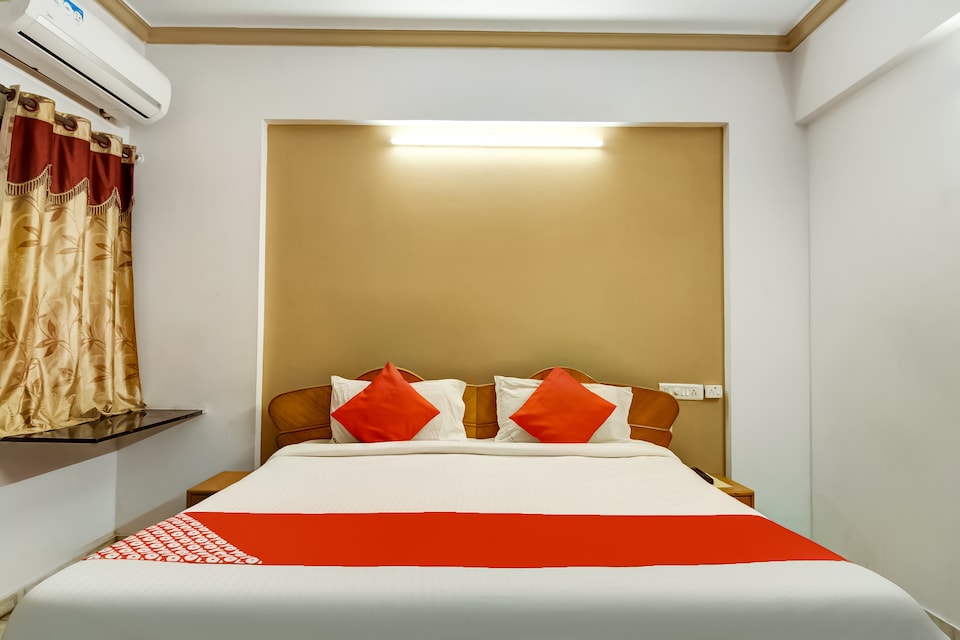 Capital O 12906 Amrutha Grand, Guntur, Guntur
