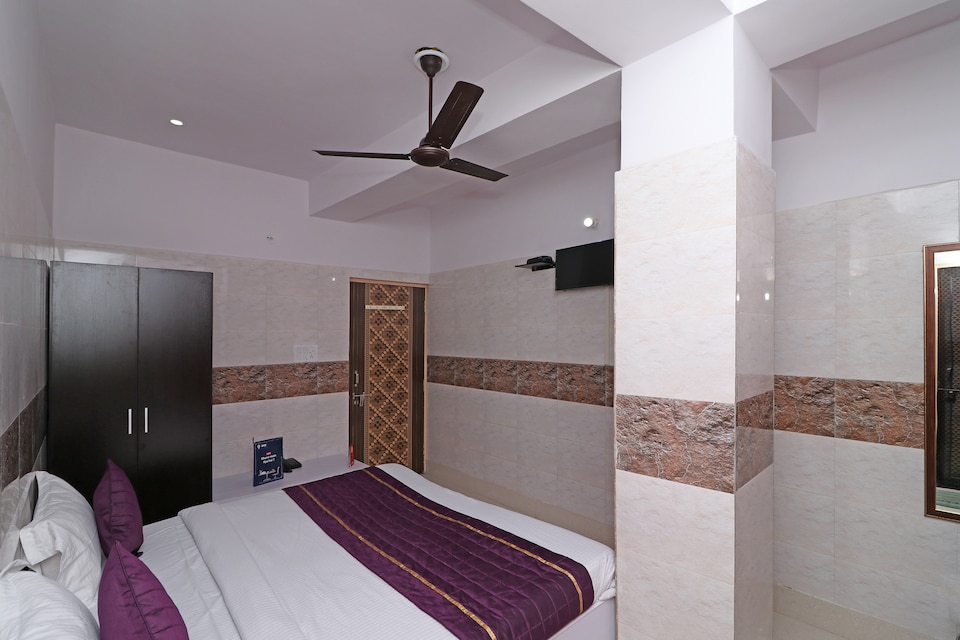 OYO New Capital Inn Near M2k Cinemas Rohini, Pitampura - Rohini Delhi, Delhi