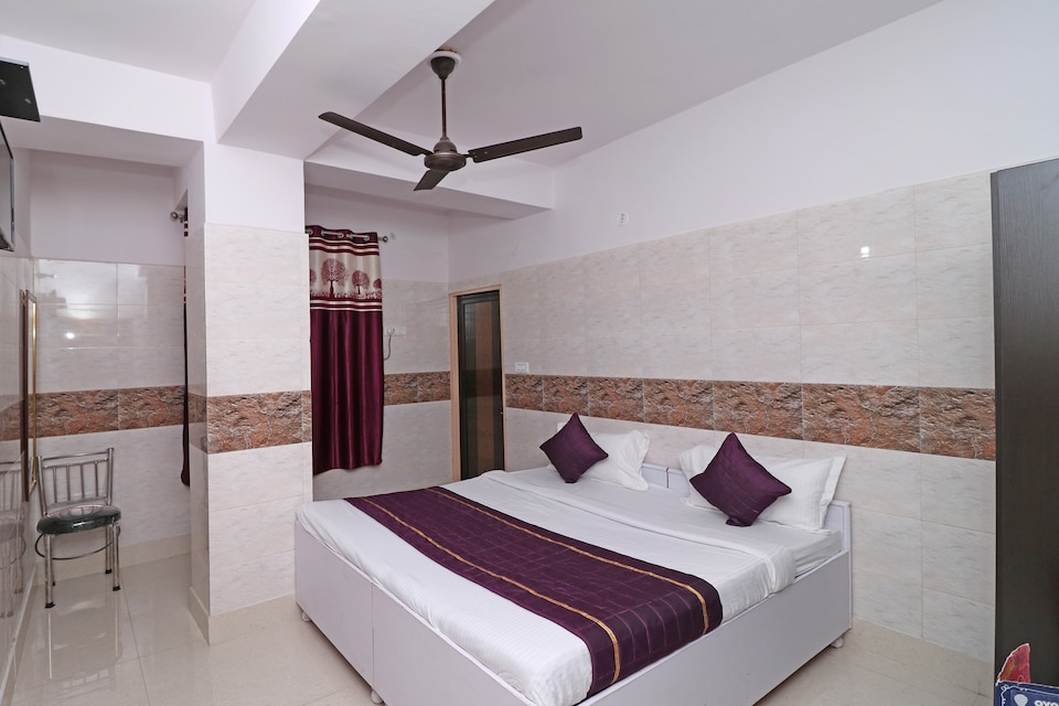 OYO New Capital Inn Near M2k Cinemas Rohini, Pitampura - Rohini Delhi, Delhi
