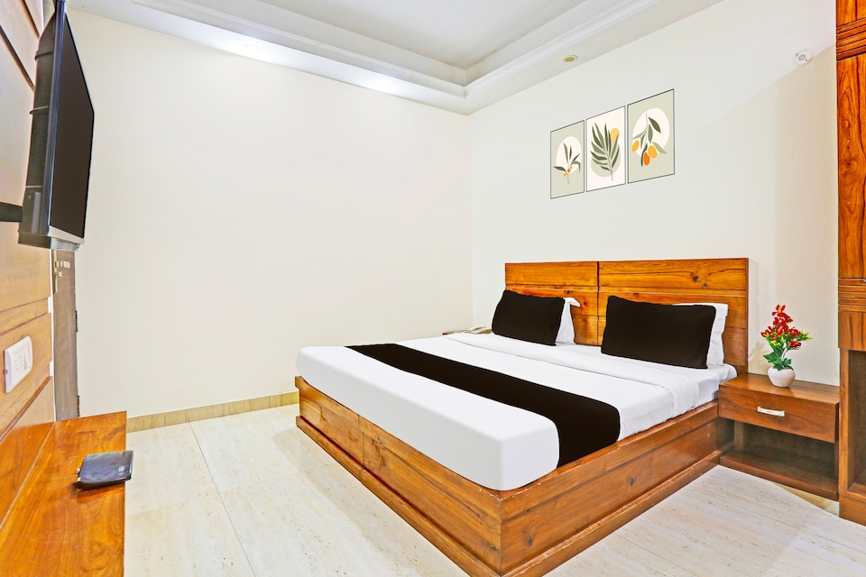 Super Hotel O Gurgaon Old Town, Udyog Vihar, Gurgaon