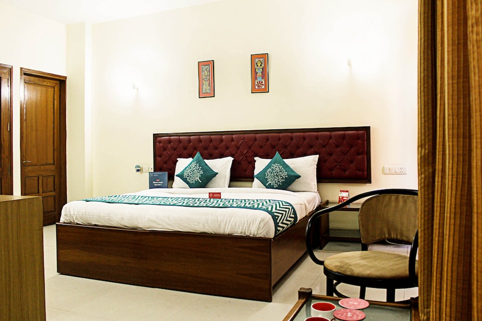 OYO 2069 Hotel Athithi, Connaught Place Delhi, Delhi