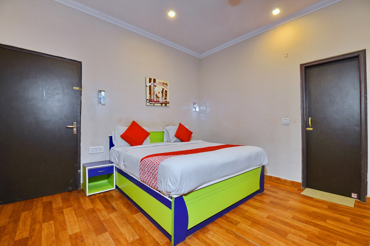 OYO 2070 Hotel Shri Laxmi Palace Jaipur - Jaipur Hotel Reviews, Photos