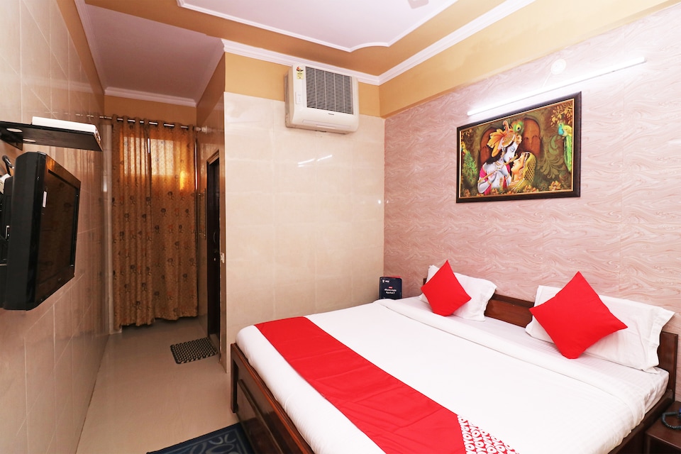 OYO 12933 Hotel Braj Bhawana, Banke Bihari Mandir Vrindavan, Vrindavan