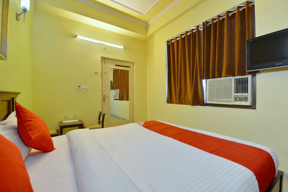 OYO 12957 Hotel Silver Plaza, Sindhi Camp, Jaipur