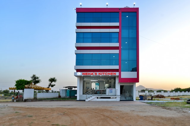 Hotel O Kitchen & Highway Inn