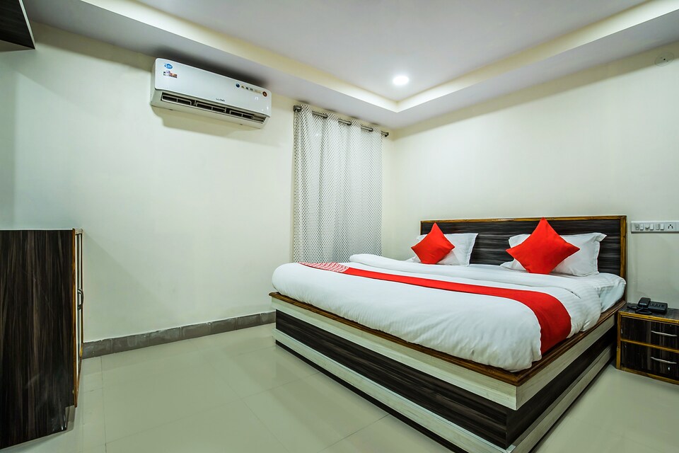 Hotel O Crystal, Nakkalagutta Hanamkonda Warangal, Warangal