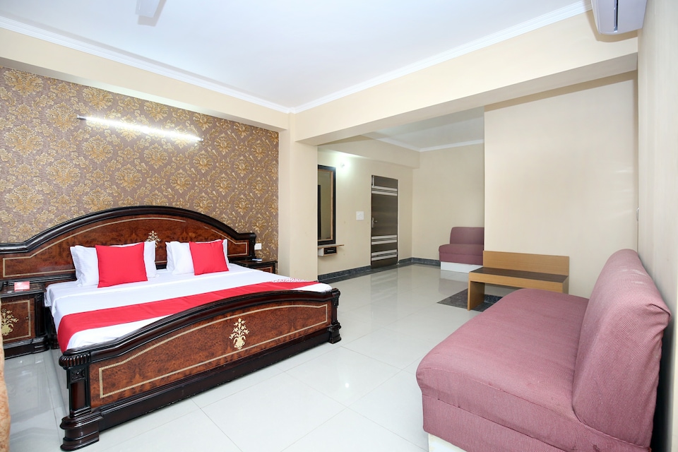 OYO 12980 बजाज भवन, Central Chandigarh, चंडीगढ़