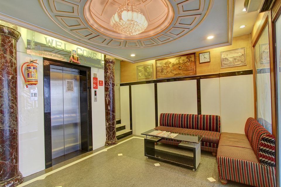 OYO 12985 Sabharwal Viceroy, Majestic Bangalore, Bangalore