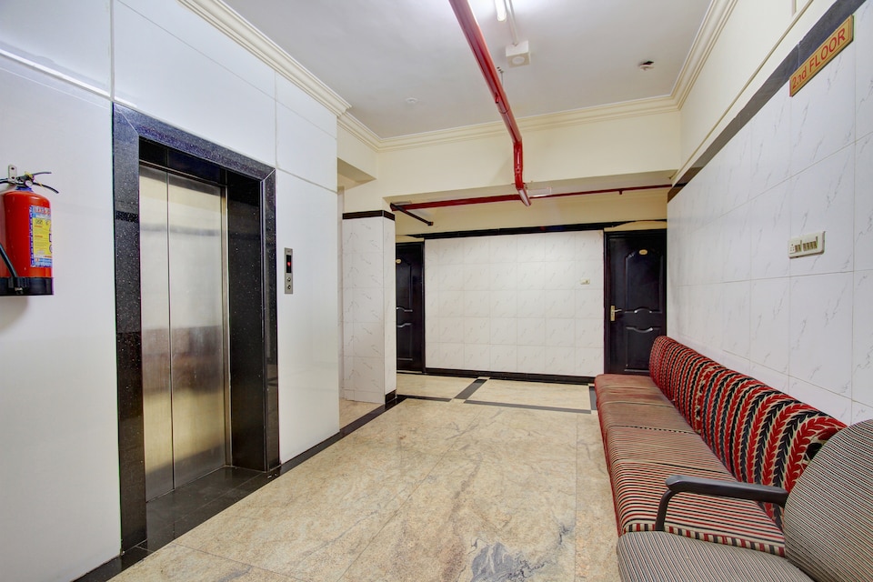 OYO 12985 Sabharwal Viceroy, Majestic Bangalore, Bangalore