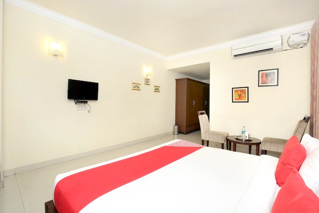 OYO White Diamond Hotel