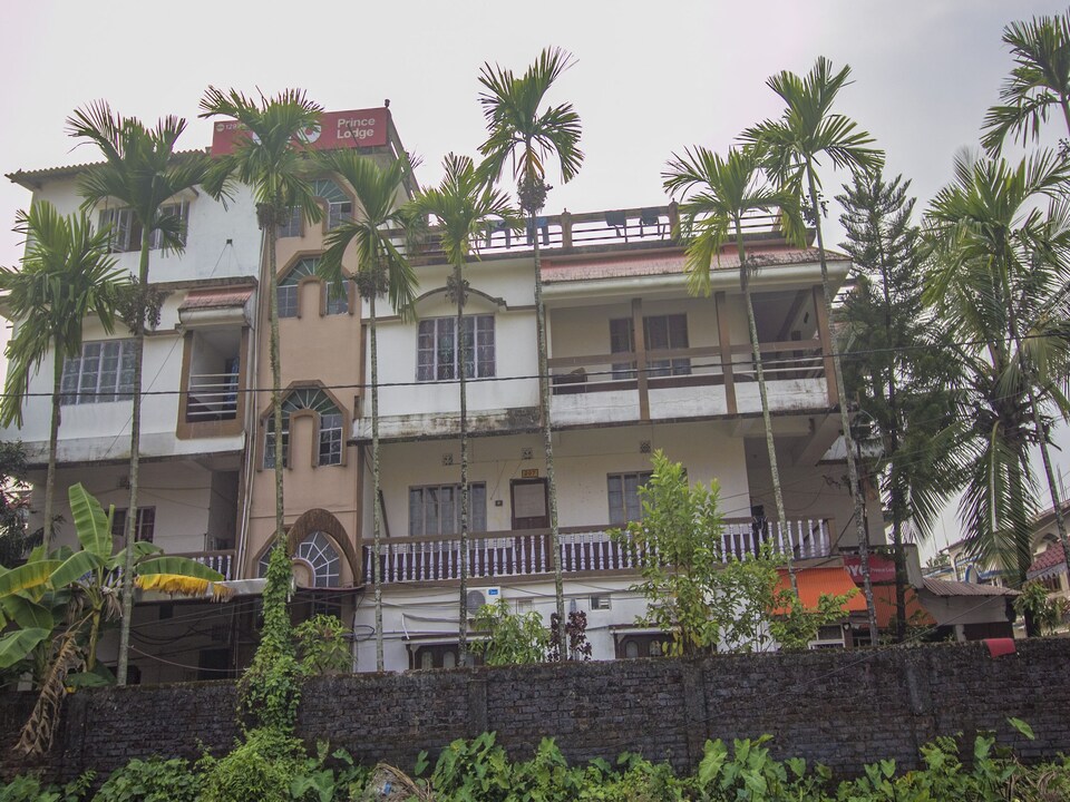 OYO Prince Lodge, Bagdogra Airport Siliguri, Siliguri