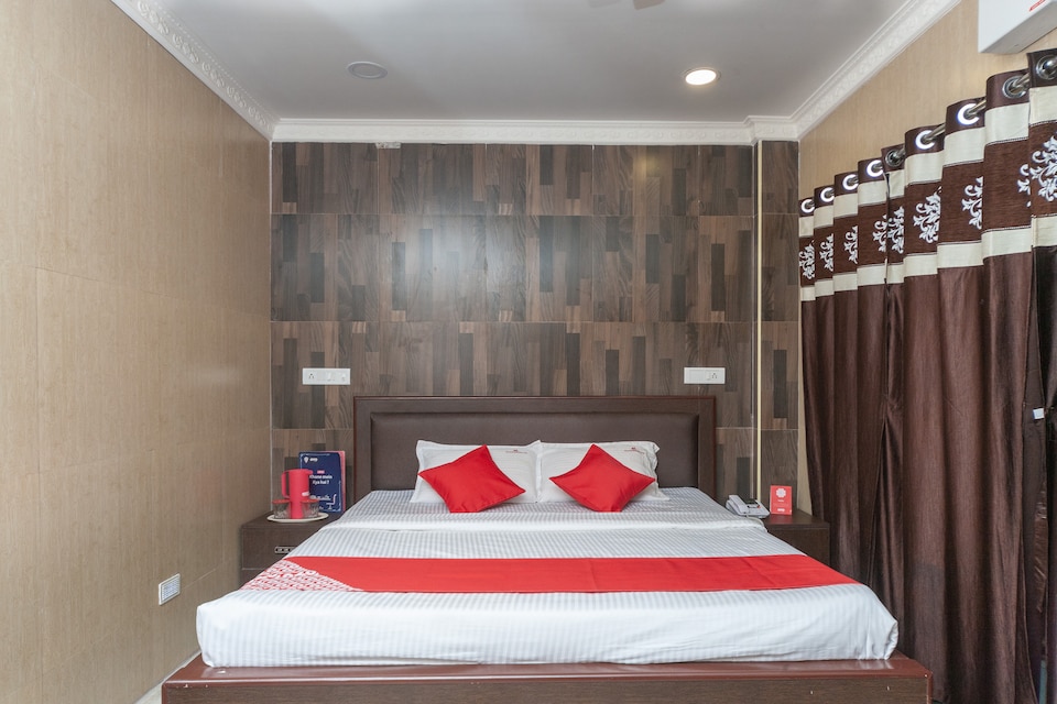 Collection O Pleasant Stays Near PVR SPI Palazzo Chennai, Koyambedu Chennai, Chennai