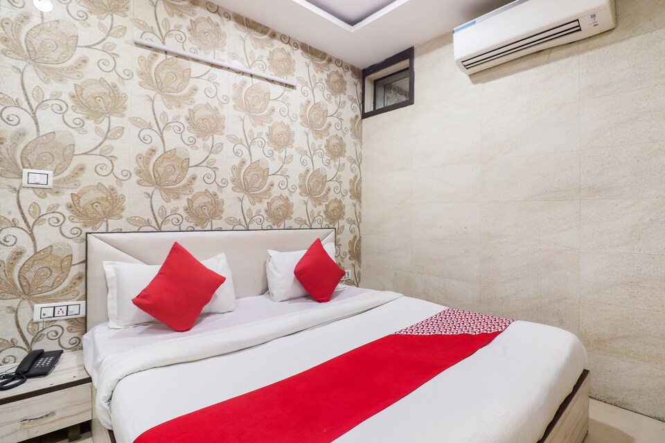 OYO Shri Hari Kunj Near Haiderpur Metro Station, Pitampura - Rohini Delhi, Delhi