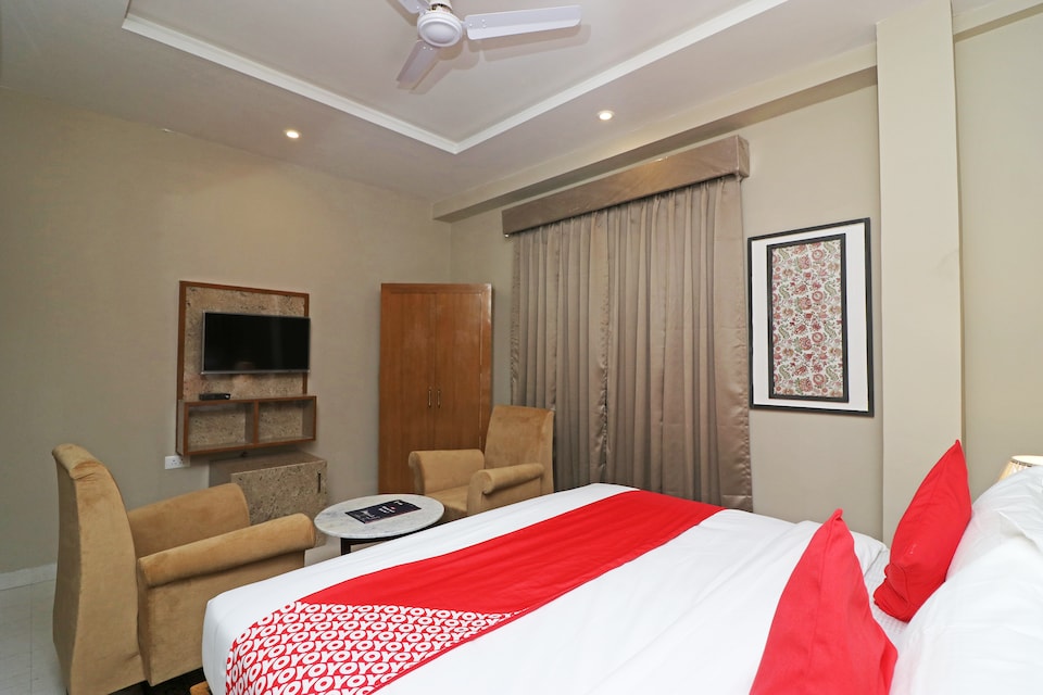 OYO 13035 Noosa Hotel, Shilpgram, Agra