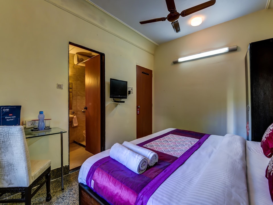 OYO 2080 Lutharia House Services Apartments, Juhu, Mumbai