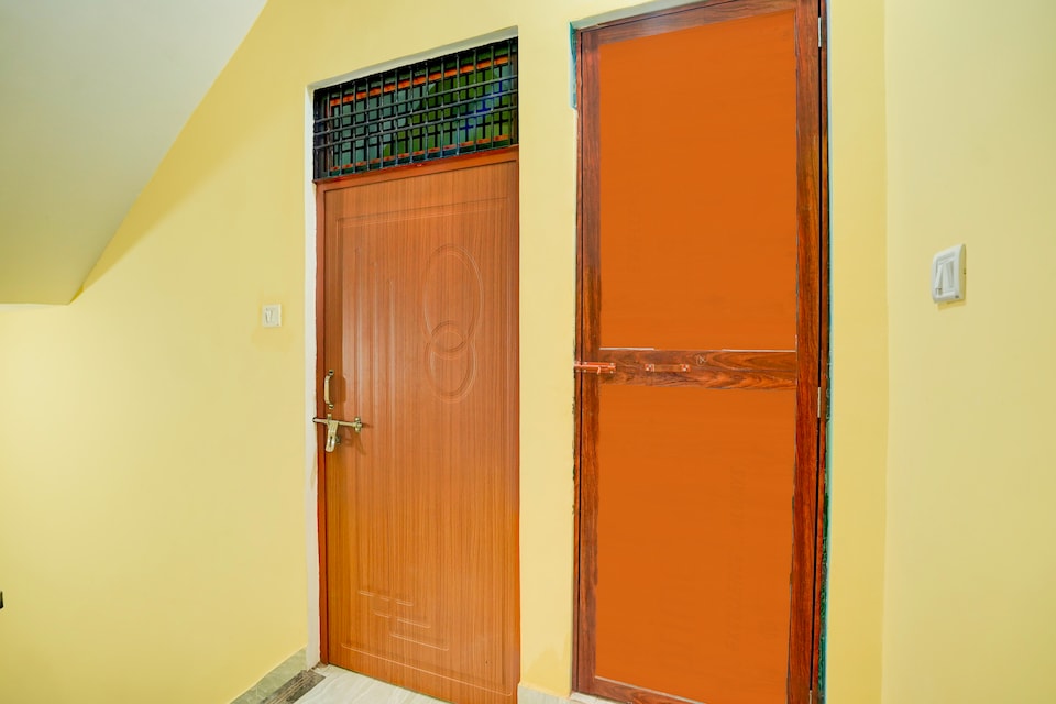 Hotel O Aashiyana Hotel & Restaurant, Rambagh Allahabad, Prayagraj