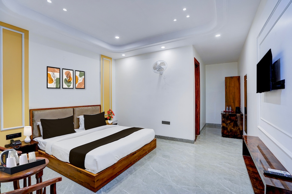 Hotel O Expo Mart Ansal Golf Link 1, Greater Noida, Noida