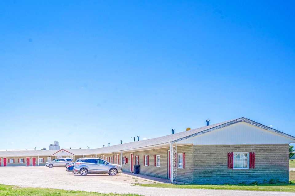 Green Acre Motel by OYO Near Rush County Airport, La Crosse KS, La Crosse KS