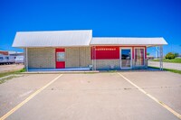 Green Acre Motel by OYO Near Rush County Airport