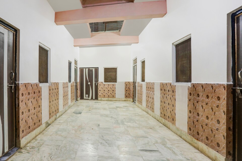 OYO 831945 Shree Yamuna Dham, Station Road Mathura, Mathura