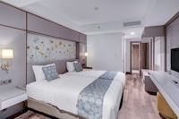 Sunday Hotel Arshika Sunset Road