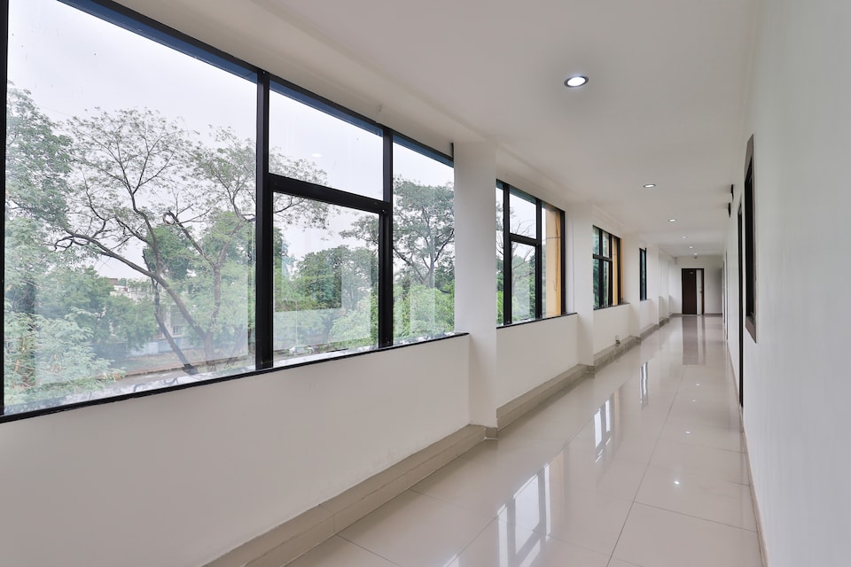 OYO 2116 Skylon Hotel, Gandhinagar, Gandhinagar