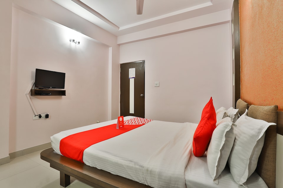 OYO 2116 Skylon Hotel, Gandhinagar, Gandhinagar