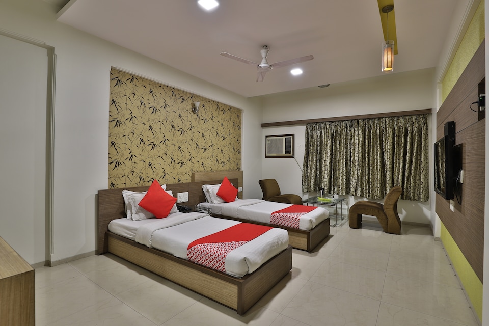 OYO 14235 Hotel Ostria, Surat Railway Station, Surat