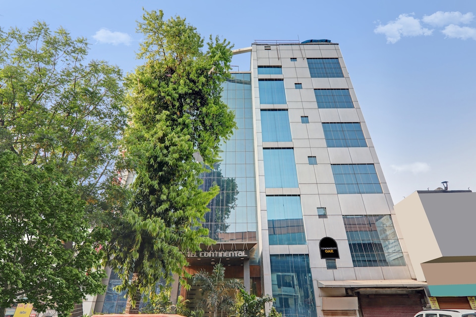 Townhouse OAK Rajwada Hotel , Charbagh Lucknow, Lucknow