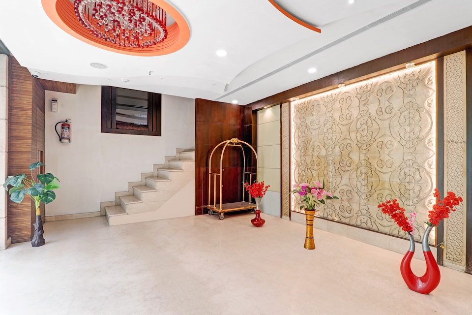  Hotel O Continental , Charbagh Lucknow, Lucknow