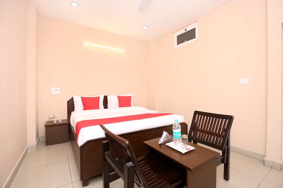 OYO 13037 Hotel Ambassador, Civil Lines Ludhiana, Ludhiana