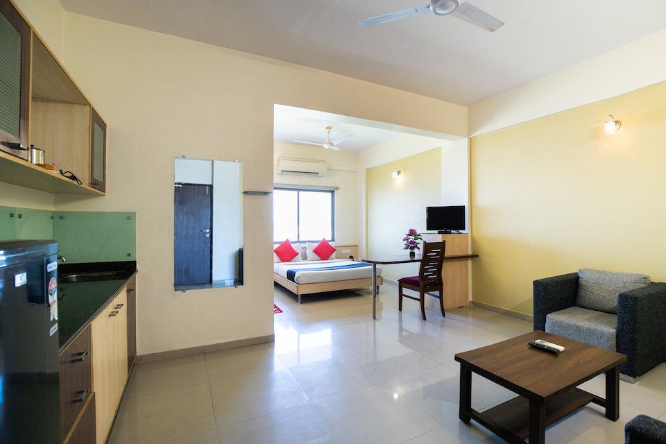 Capital O 11718 Hotel Shivarth, SP Ring Road Sarkhej, Ahmedabad