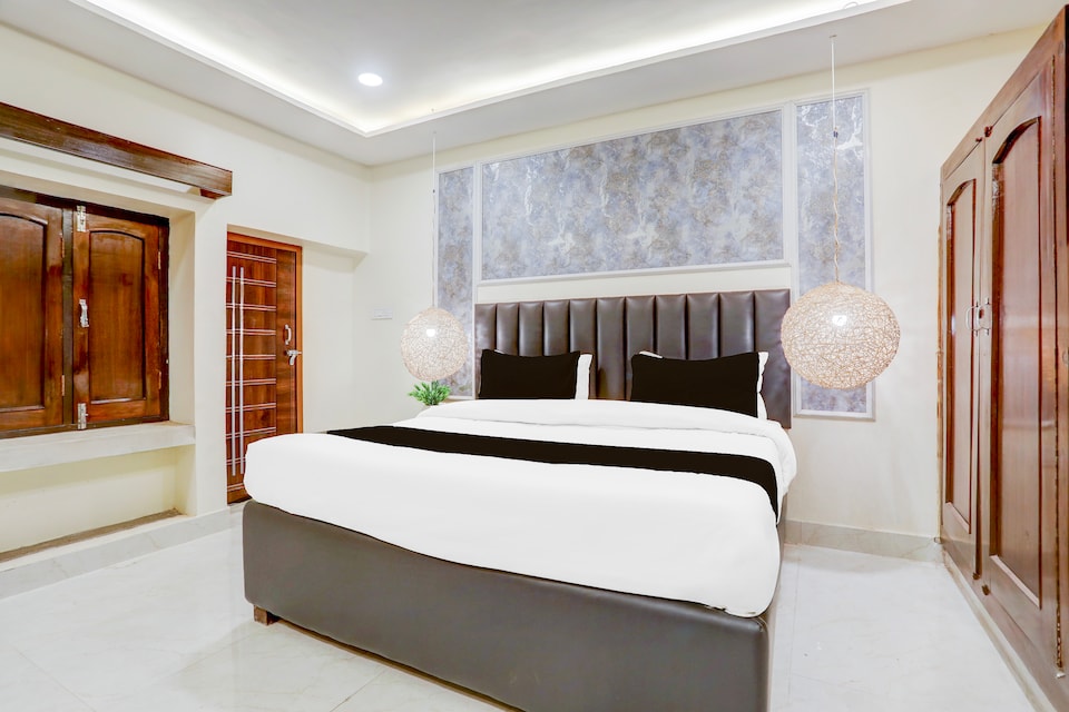 OYO Collection O Tagore Town Prayagraj Formerly Heritage Tagore, Rambagh Allahabad, Prayagraj