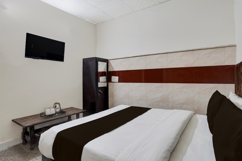 Super Townhouse Johri Enclave Metro Station Formerly Second Home, Ghaziabad City, Ghaziabad