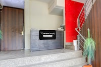 Townhouse Johri Enclave Metro Station Formerly Second Home